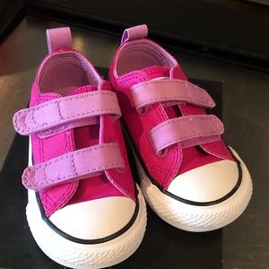 Converse sneakers NEW